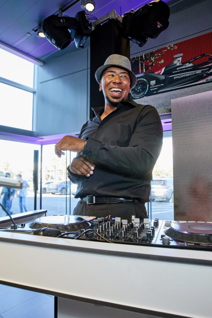 Event & Wedding DJ Devin Pennix